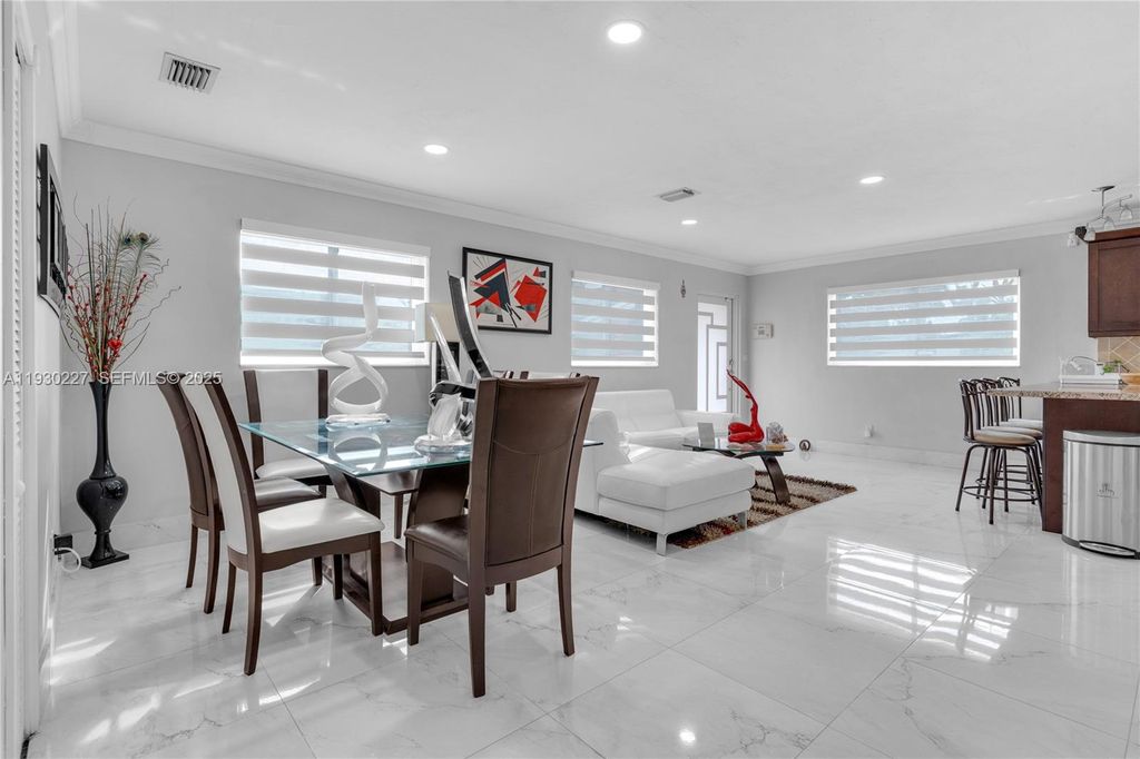 Image 10 of property listing at 11051 SW 69th Dr, Miami, FL 33173