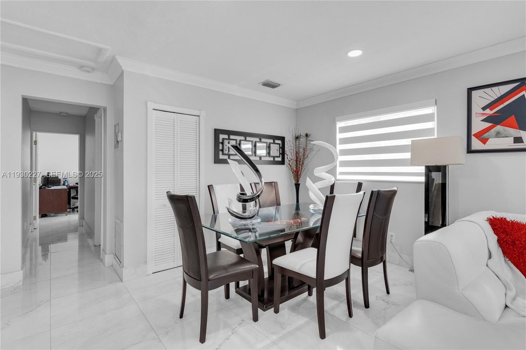 Image 12 of property listing at 11051 SW 69th Dr, Miami, FL 33173