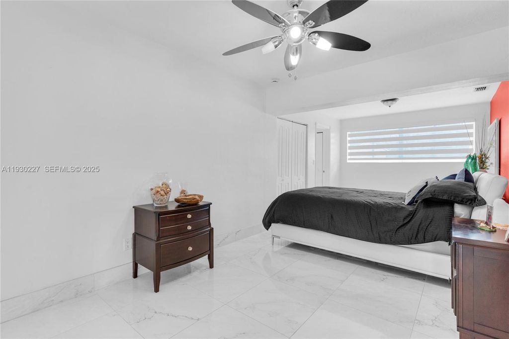 Image 14 of property listing at 11051 SW 69th Dr, Miami, FL 33173