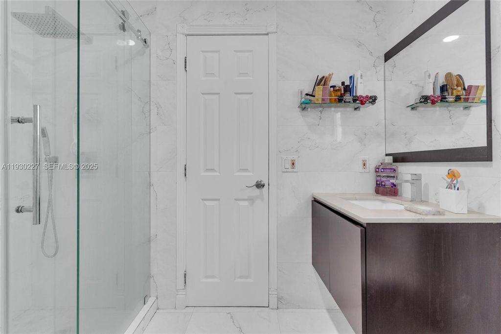 Image 17 of property listing at 11051 SW 69th Dr, Miami, FL 33173