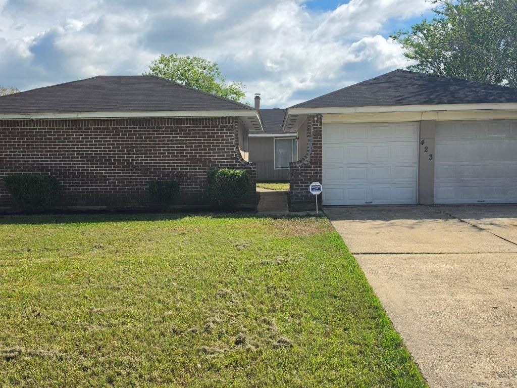423 N Compass Rose Circle, Crosby, TX 77532