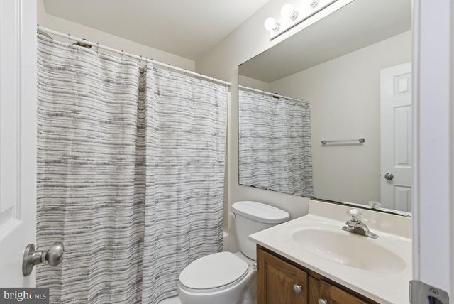 9266 CHAPMAN OAK DR, Manassas, VA 20110