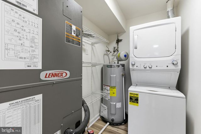 9266 CHAPMAN OAK DR, Manassas, VA 20110