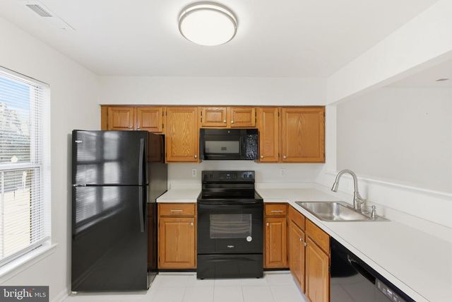 9266 CHAPMAN OAK DR, Manassas, VA 20110