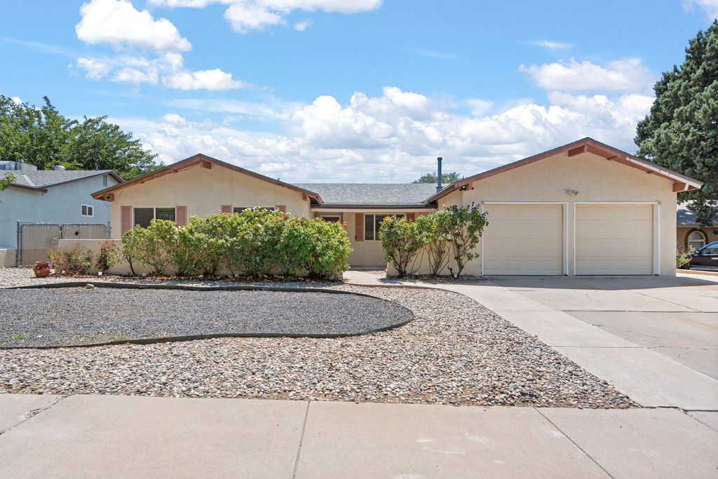 7000 ESTHER Avenue NE, Albuquerque, NM 87109