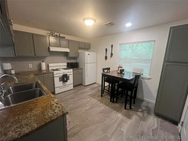 2014 N Delaware Place, Tulsa, OK 74110