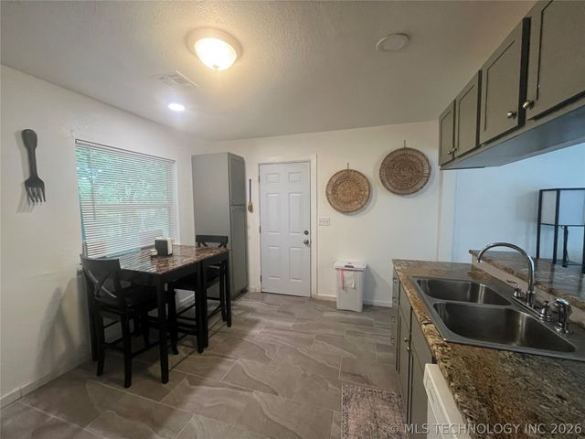2014 N Delaware Place, Tulsa, OK 74110