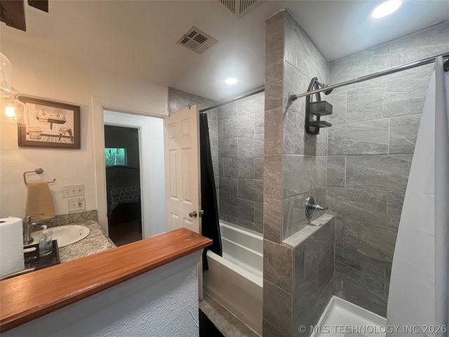 2014 N Delaware Place, Tulsa, OK 74110