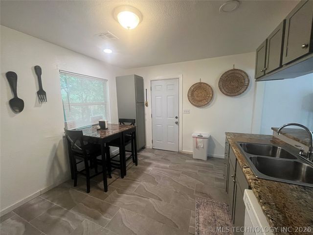 2014 N Delaware Place, Tulsa, OK 74110