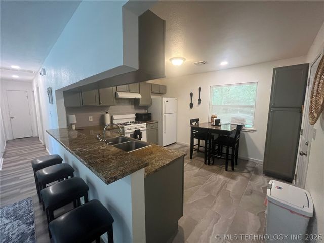 2014 N Delaware Place, Tulsa, OK 74110