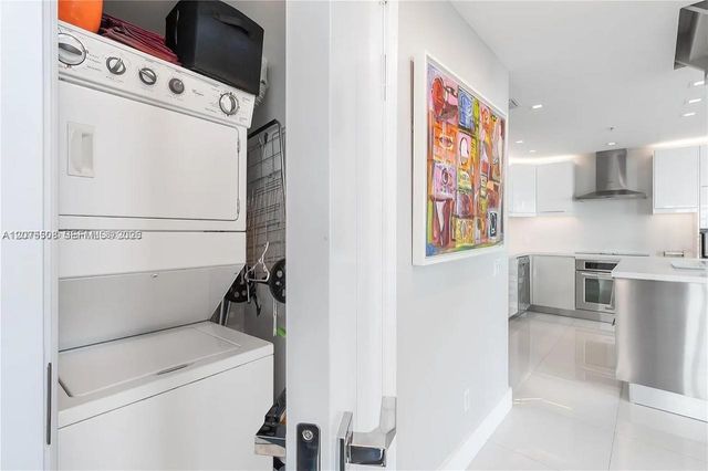 60 SW 13th Street 5210, Miami, FL 33130