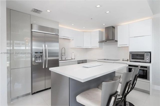 60 SW 13th Street 5210, Miami, FL 33130