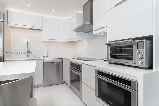 60 SW 13th Street 5210, Miami, FL 33130