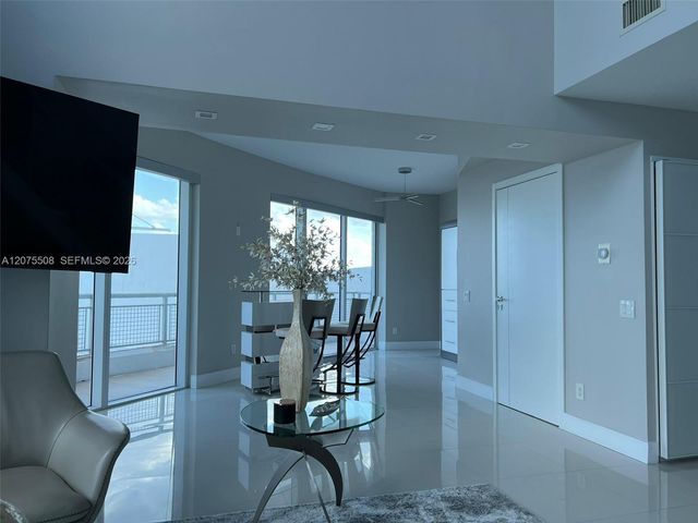 60 SW 13th Street 5210, Miami, FL 33130
