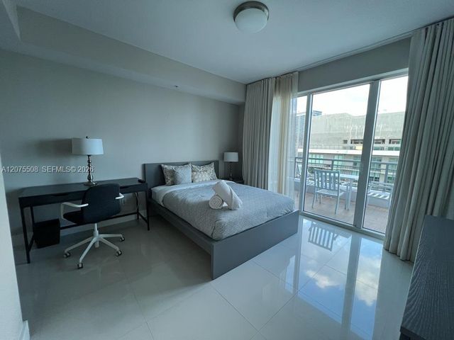 60 SW 13th Street 5210, Miami, FL 33130