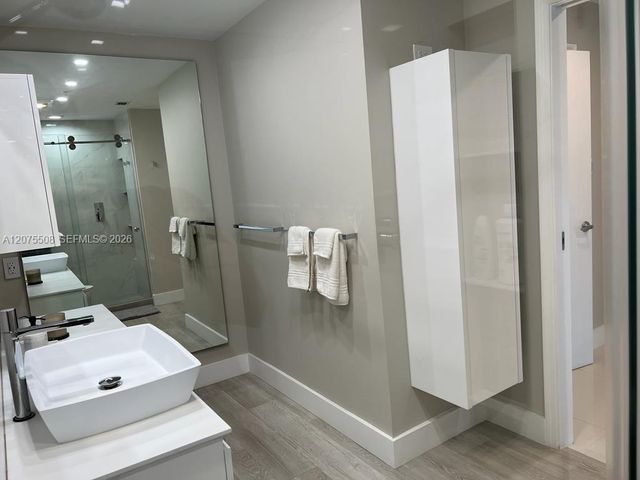 60 SW 13th Street 5210, Miami, FL 33130