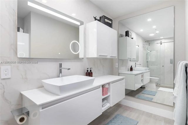 60 SW 13th Street 5210, Miami, FL 33130