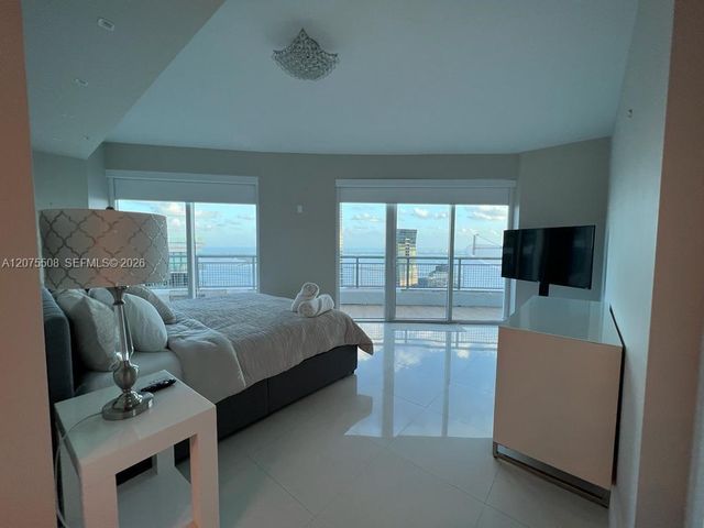 60 SW 13th Street 5210, Miami, FL 33130