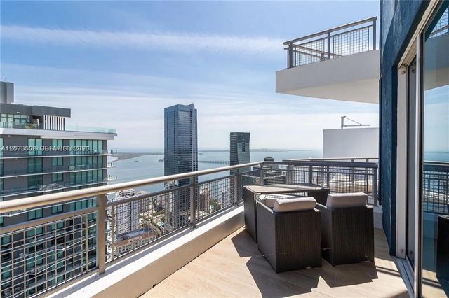 60 SW 13th Street 5210, Miami, FL 33130