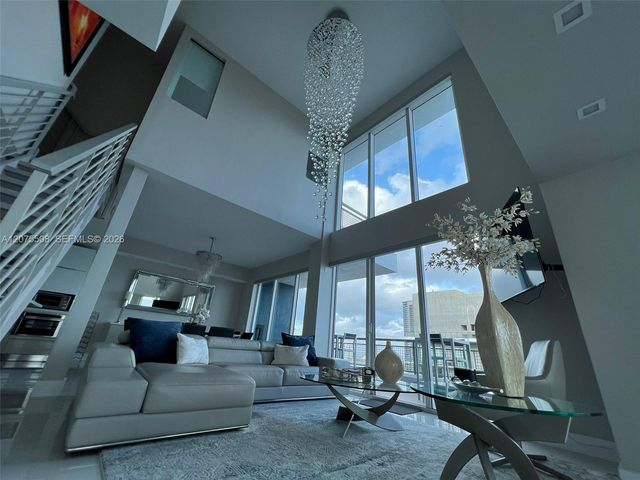 60 SW 13th Street 5210, Miami, FL 33130