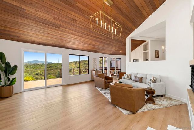 1106 Alpine Oaks Dr., Alpine, CA 91901