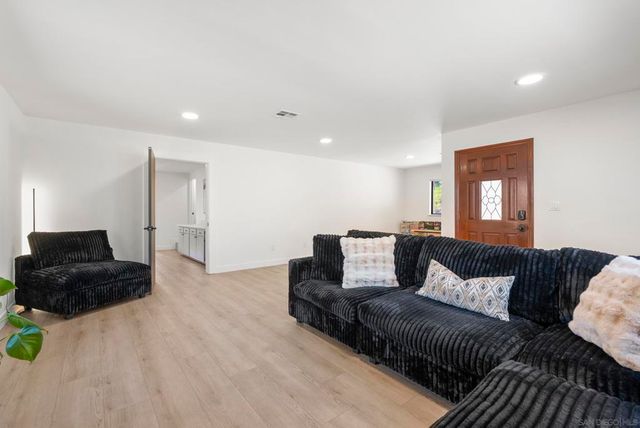 1106 Alpine Oaks Dr., Alpine, CA 91901