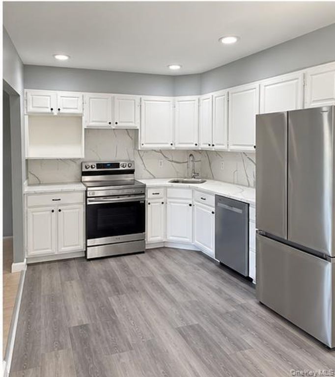 2909 Falcon Avenue, Medford, NY 11763 — photo 5