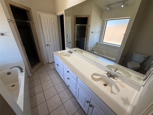 5731 Sterling Green Trail, Arlington, TX 76017