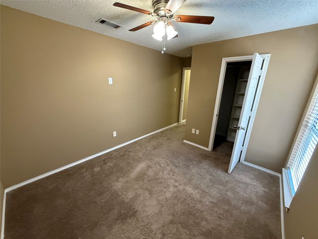 5731 Sterling Green Trail, Arlington, TX 76017