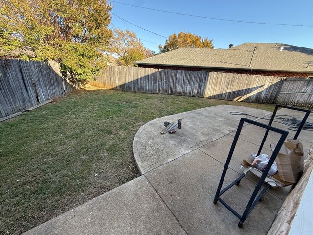 5731 Sterling Green Trail, Arlington, TX 76017