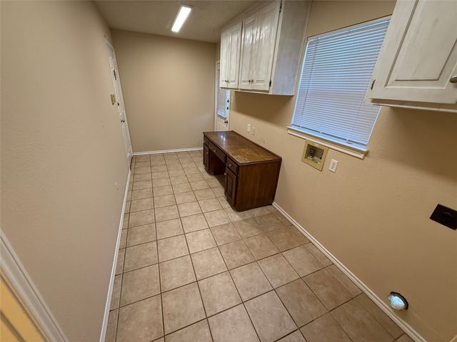 5731 Sterling Green Trail, Arlington, TX 76017