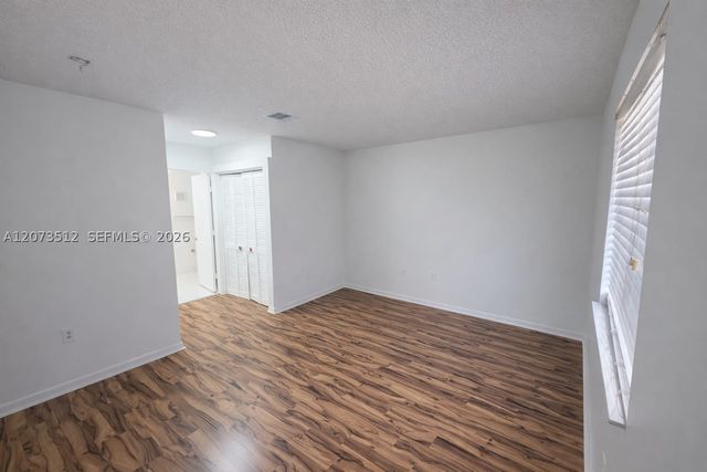15761 SW 137 ave 202, Miami, FL 33177