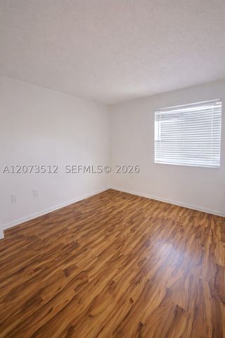 15761 SW 137 ave 202, Miami, FL 33177
