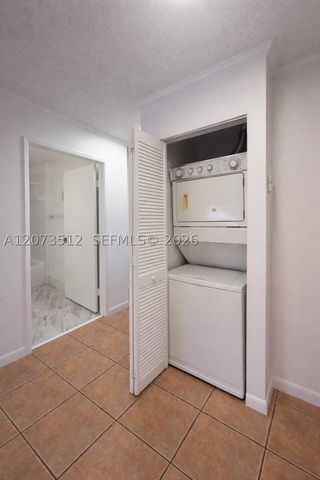 15761 SW 137 ave 202, Miami, FL 33177