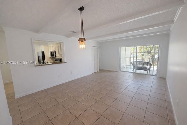 15761 SW 137 ave 202, Miami, FL 33177