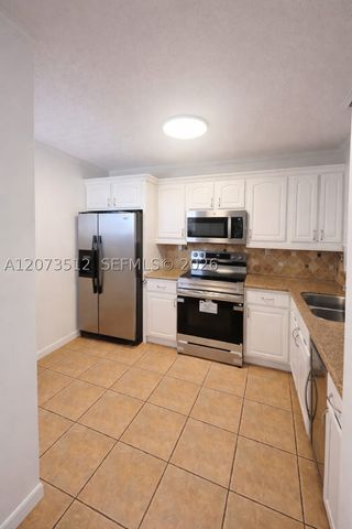 15761 SW 137 ave 202, Miami, FL 33177