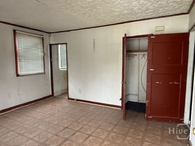 801 Lynah Street, Savannah, GA 31415