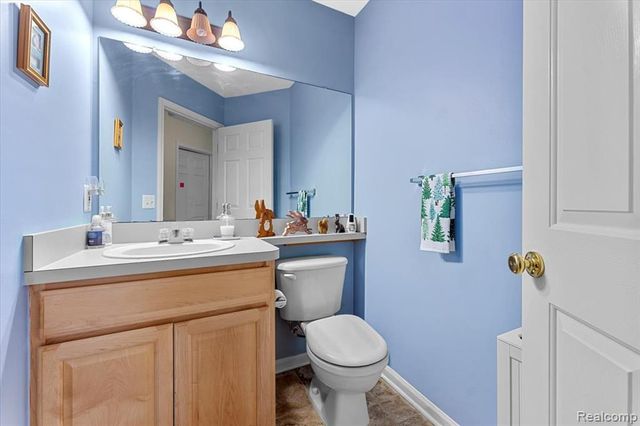 5457 Greenway Drive, Trenton, MI 48183