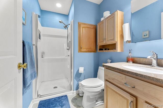 5457 Greenway Drive, Trenton, MI 48183