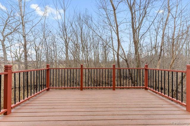 5457 Greenway Drive, Trenton, MI 48183