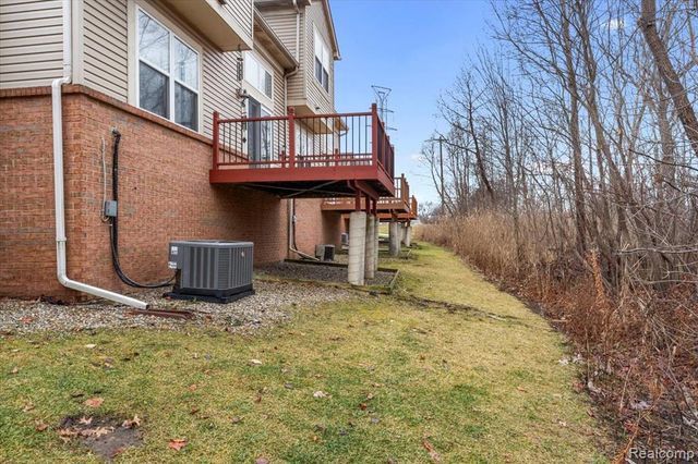 5457 Greenway Drive, Trenton, MI 48183