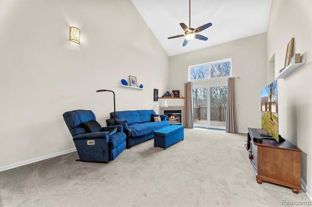 5457 Greenway Drive, Trenton, MI 48183