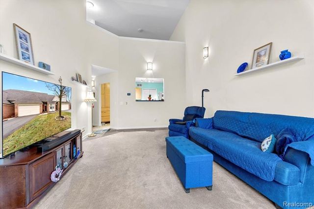 5457 Greenway Drive, Trenton, MI 48183