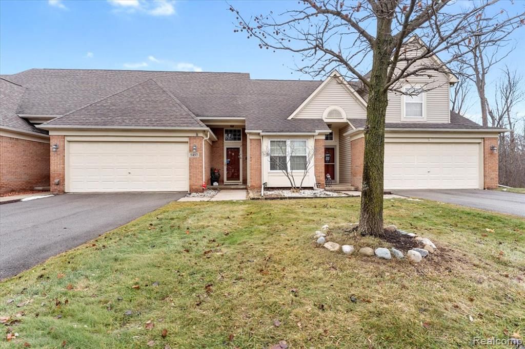 5457 Greenway Drive, Trenton, MI 48183