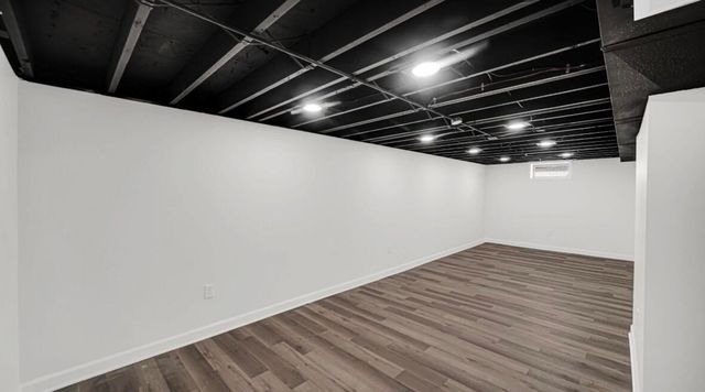 2698 County Line, Lake Station, IN 46405