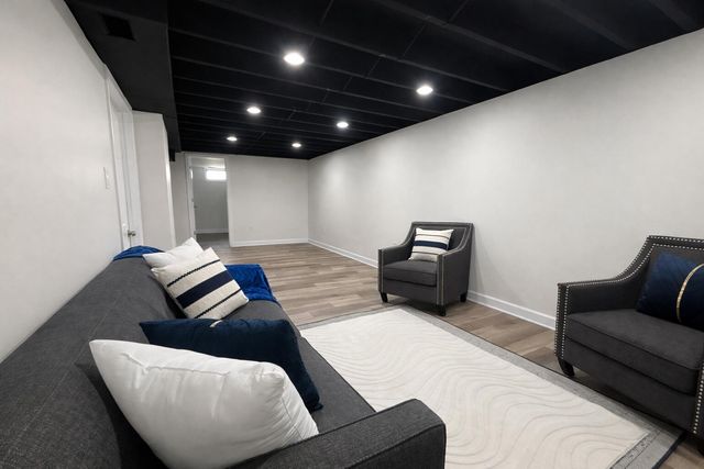 2698 County Line, Lake Station, IN 46405