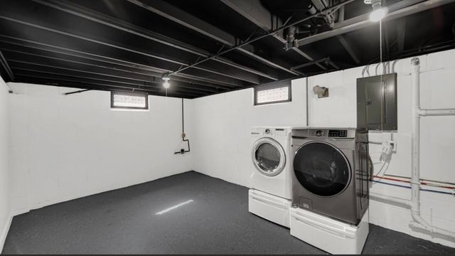 2698 County Line, Lake Station, IN 46405