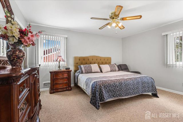 65 Hunter Lane, Woodbridge Proper, NJ 07095