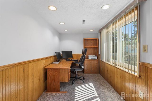 65 Hunter Lane, Woodbridge Proper, NJ 07095
