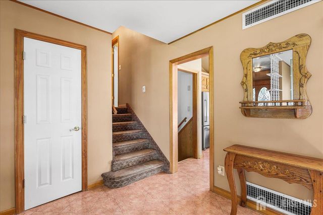 65 Hunter Lane, Woodbridge Proper, NJ 07095